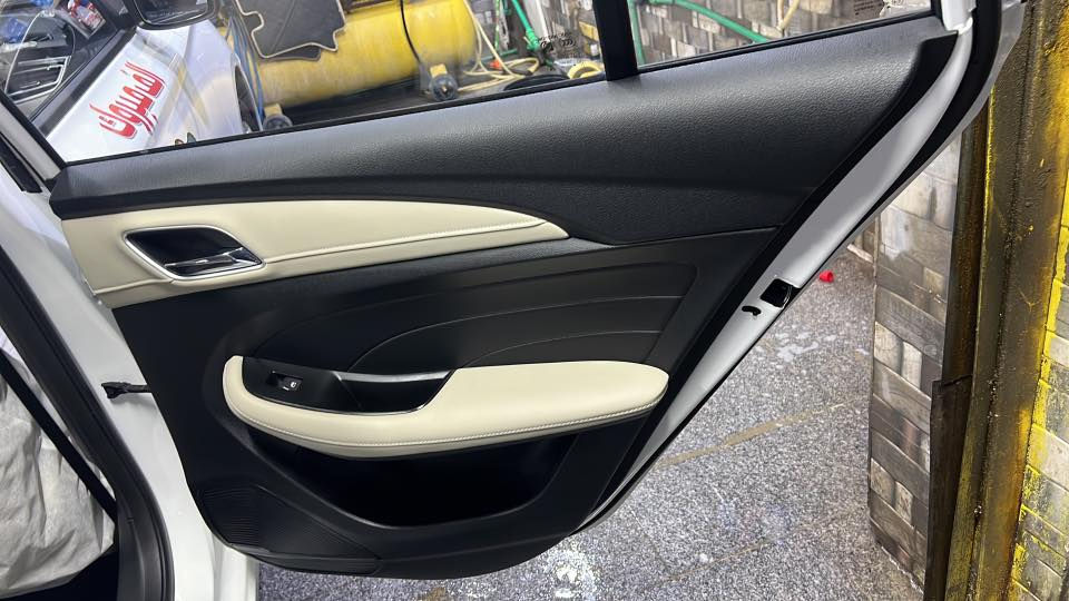 السياره للبيع فقط MG5 من الشركه ماماشي زيرو مكفوله كفاله عامه باسم الشركه بينه عقد السياره حره مامرقمه موديل 2025 السعر 105 وبيها مجال الاستفسار على الرقم ***********
