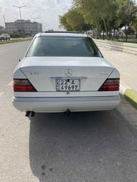 سلاوهاوريان مارسدس بوفروشتن موديل (١٩٩٢)كامل كراوه به (١٩٩٥)گيرومه كين...