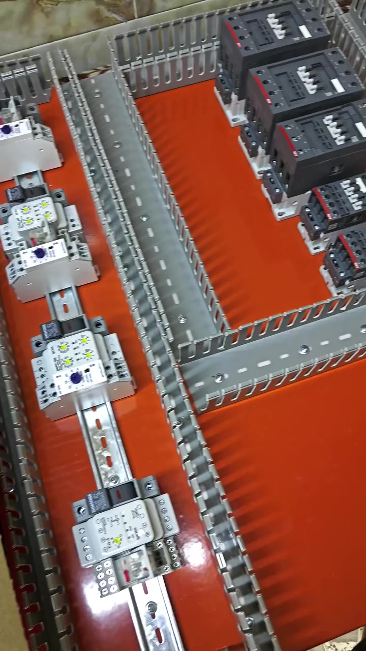 اختيارك مواد عمل جيدة تنعكس على خبرك بل عمل 🫡 عنوان مكتب كربلاء باب بغداد ***********

#كهربائي #العراق #محافظات #البصرة #كهرباء #كهربائي #كربلاء
