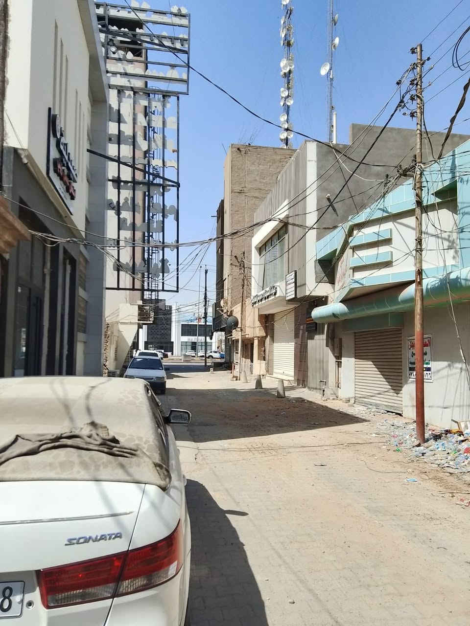 بيت قديم نظيف طابق واحد في حي الاسكان شارع الثالث مقابل المرور
المساحه 62 م 
الواجهه 3 ونصف 
النزال 18 تقريبا 
سعر المتر 2 مليون (بي مجال)


**إذا كنت صاحب هذا الإعلان وتريد حذفه لأي سبب، رجاءا أرسل رسالة إلى الدعم الفني**