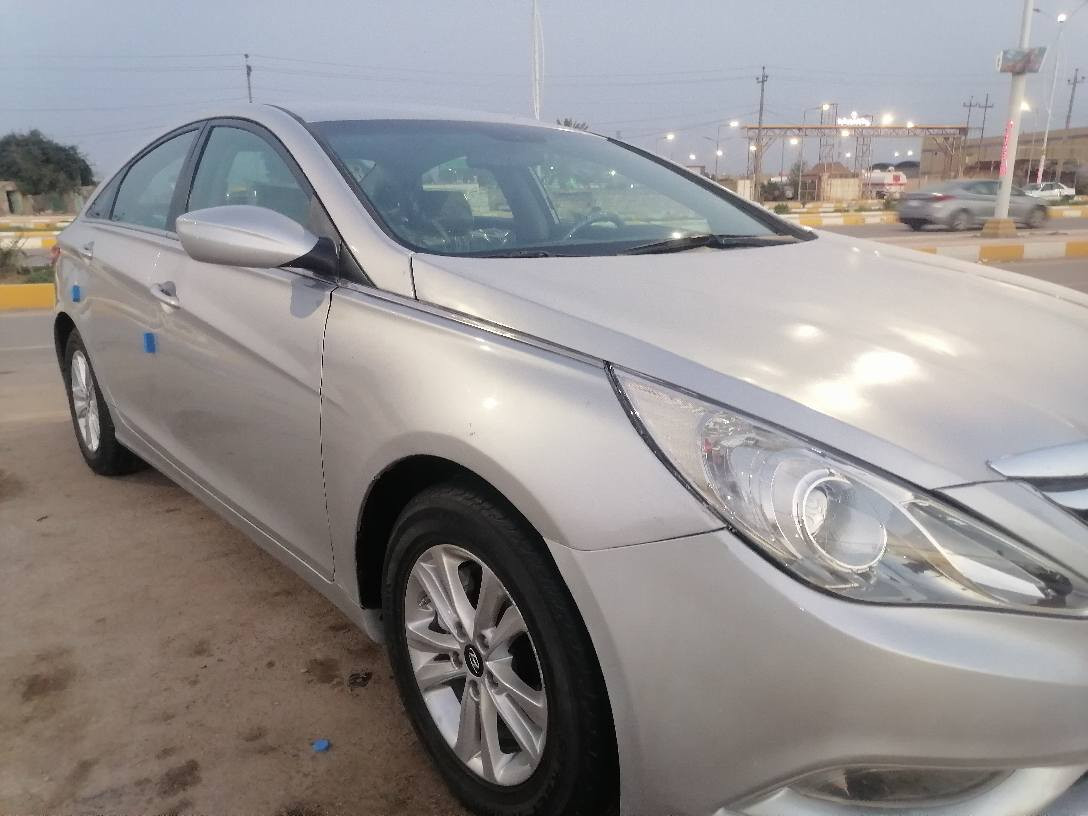 هونداي سوناته وارد امريكي 2013 رقم ذي قار حره تحويل كفاله من ضربه وتبديل سياره ليبل واحد ماعده رش فقط البنيد بدون تبديل والباقي كفاله حته صور حادثه عدي مكينه مامفتوحة بيه برغي 2400 ماشيه 79 الف حقيقي سويجات ٢ حداديه جديده حاكيه نضام ايكو شاشه كامره ويل كب دسك امامي وخلفي فرشه جلد تحكم جيهتين بلاجكتور لد كامره حساسات خلفيه  السعر 105 بيها مجال الهاتف *********** ناصريه مركز ناصرية, ذي قار
