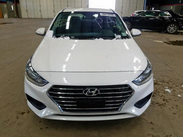 السلام عليكم 
اكسنت 2019 
 امريكي محرك 1600 
كير AT 
لون ابيض صدفي 
بدون ايرباك حادث سطحي 
قطعتين صبغ وجه الصندوق و الجاملغ  الخلفي 
صور الحادث ب منشور 
مكاني بغداد العامرية 
السعر 116

***********
