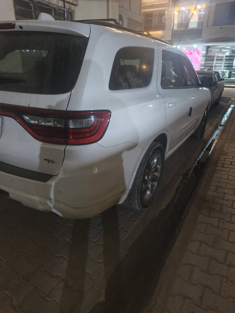 السلام عليكم
عندي دوج. دورنكو 2019 وكالة هارلم 

للبيع أو كراوس

بانوراما

كشنات رياضيه

داخل الأحمر

تدفئة وتبريد بالكشن

جنطه.كهرباء

محرك 5.700

رادار جانبي

توقف ذاتي

فور ويل 

باقي مواصفات معروفه 

للاتصال *********** هشام
السعر 33.500 بيه مجال
