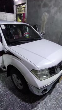 البيع  نيفاره مديل 2013 سياره كامله مانقص شي كفاله عامه كهربايات كله ش...