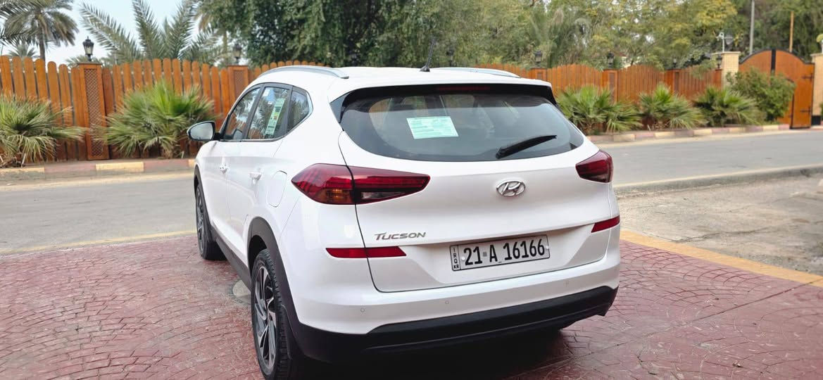 سلام عليكم توسان موديل 20 شركة كاصد مكفولة كفالة عامة ماشية 50 رقم سلمانية  ويل مال شركة  مكان بغداد مدائن  سياره بسمنة سعر 208 رقم الهاتف ***********
