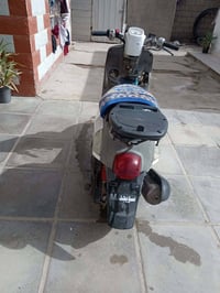 شباب بوليسي للبيع دراجه فول محرك محد لمسه ما مفتوح وعلي تجي تفول وتطلع...