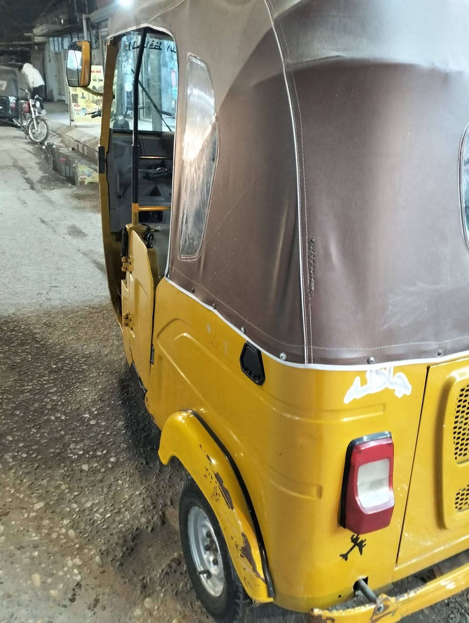 تكتك لبيع اوراق  موديل 2021مجفته مره وحده سعر سبعه او بيه مجال قليل لعلم اني جناي لتكتك ما متعوبه او بيه معجون قليل كلش تجي وشوف ***********
