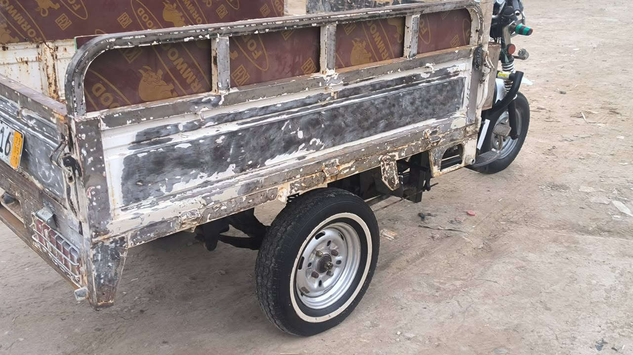 ستوتة. مديل ١٨.  ستوتة جامدة  ستوتة عوزهة بس باتري محركهة مفتوحة بوشة بس تمشي خير من  الله ستوتة اوراق وكيلل سعر ١٥٠٠ وهاذة رقمي ‏‪0781 249 8785‬‏
