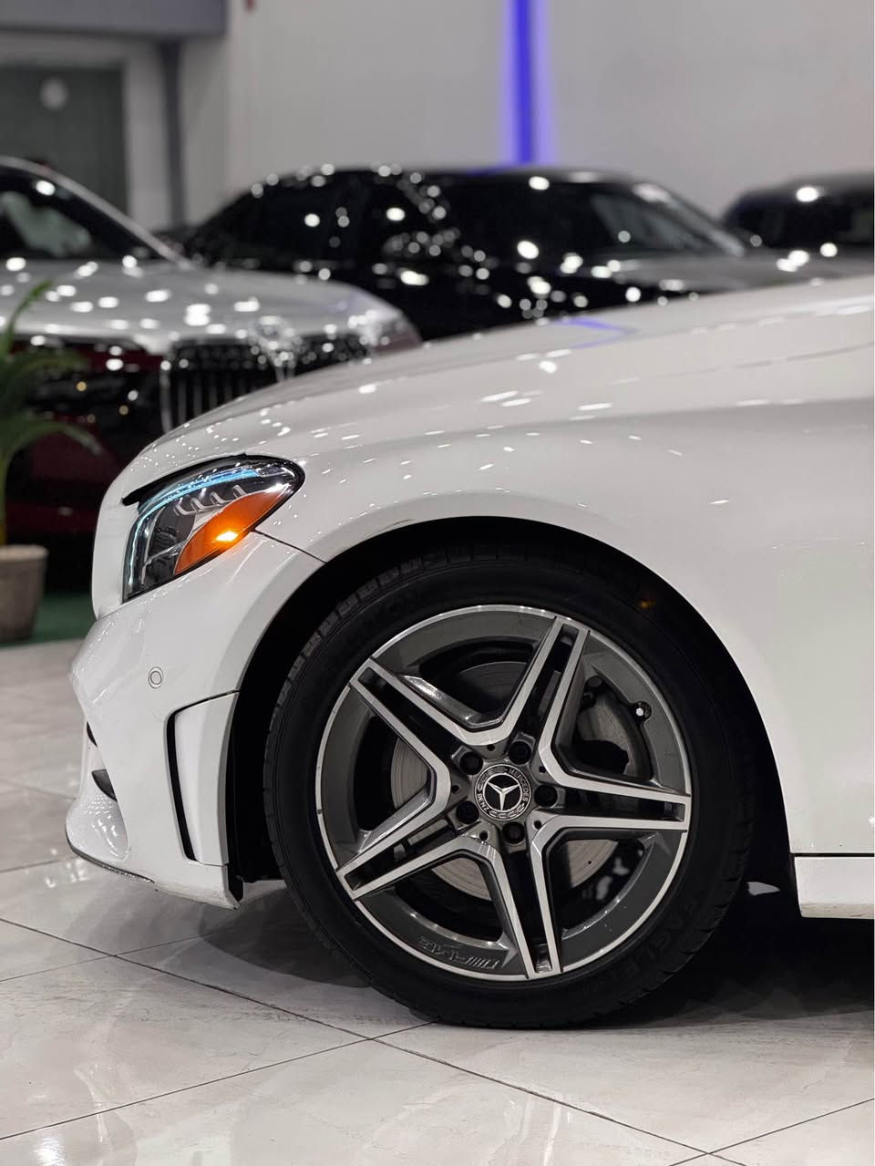 C300 2021 AMG VIP
مرسيدس سي 300 اي ام جي سعر مناسب 
سيارة وارد امريكي ماشية 34 الف مايل 
گير محرك كهربائي كله شرط 
قطعة وحدة صبغ جاملغ المامي بدون دواخل 
و جاملغ مبدل دلادي نفس الكود 
ايرباك ستيرن سستم 
و مكانين بي دي ار تعديل 
سيارة داخل احمر 
شاشة كبيرة 
گيج إلكتروني 
سلايد 
مواصفات معروفة فول 
مكان سيارة اربيل 
سعر جوه السوگ 239 ورقة مجال بصيط 
مراوس. حق القناعة 
واتساب *********** أربيل, العراق
