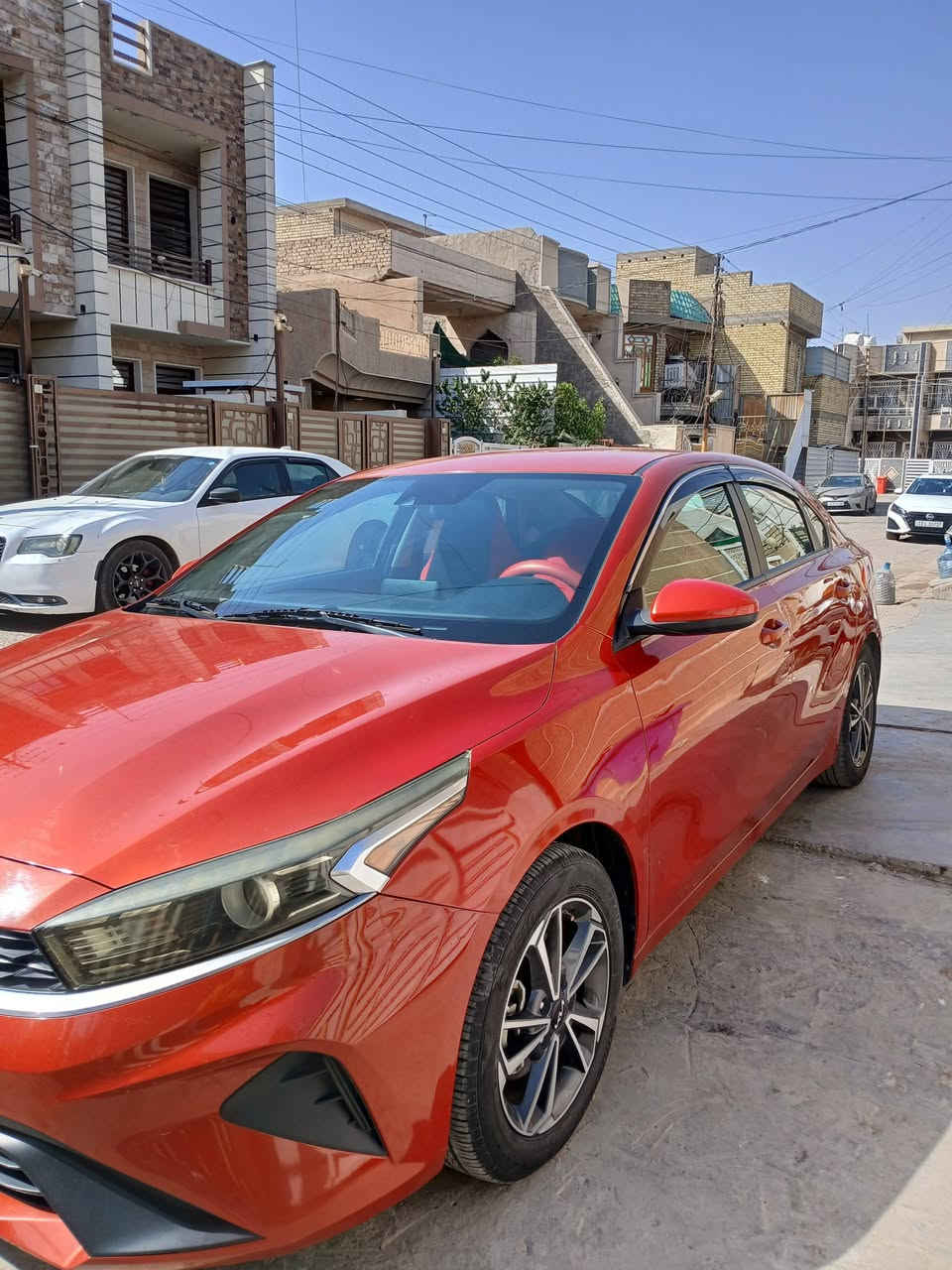 السلام عليكم عندي سياره للبيع كي 5 فورتي امريكي موديل 2022 نظيفه من الداخل مقفوله من كير محركت كهربائيات ما نبدل بيها اي شيء الرقم بغداد والسياره في بغداد حي الجهاد
والتواصل مع هذا الرقم *********** السعر 155$ وبيها مجال 🙋🏻‍♀️💕
