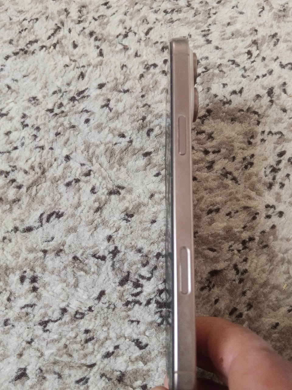 السلام عليكم ايفون 16 برو ماكس 
بطاريه 92 
ذاكره 256
شرط شركه ما مفتوح 
السعر مليون و 400
***********
