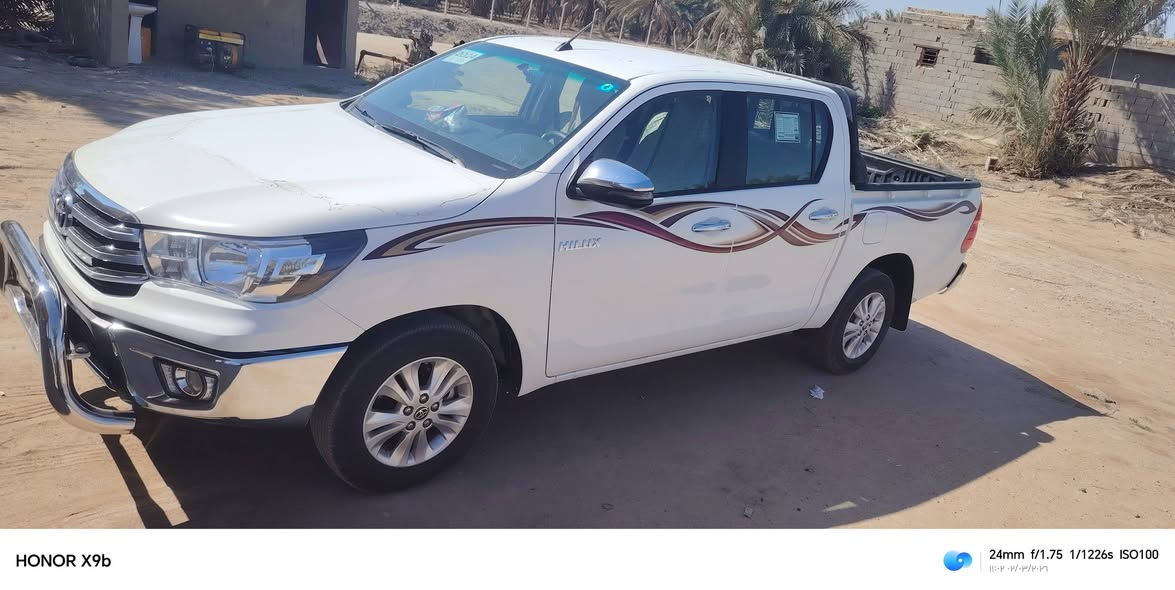 هايلوكس 2024 
السعر 305  وبيه مجال 
***********
