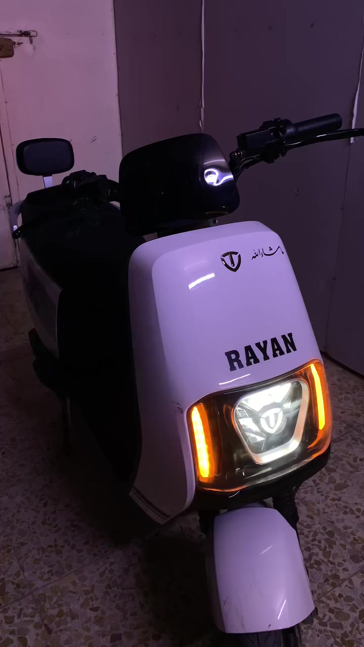 دراجه ريان شحن كلش نضيفه بصمه عدد2 تشغيل عن بعد تمشي 65كيلو دراجه صارله شهرين يمي كلش نضيف سعر 750الف وبيه مجال لاتصال بالرقم *********** عنوان مدينة الغزالية
