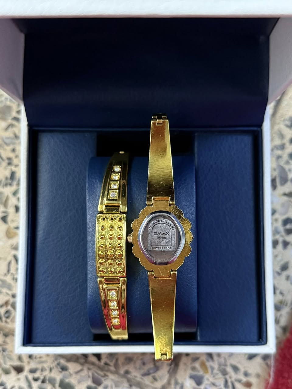 ساعه و سوار ياباني سعر ٢٠ مع التوصيل


**إذا كنت صاحب هذا الإعلان وتريد حذفه لأي سبب، رجاءا أرسل رسالة إلى الدعم الفني**