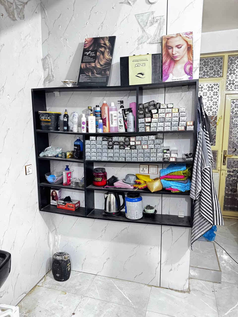 معروضات للبيع 

1- سبلت 2 طن AUX انفيرتر [ 8 حركات ] مستخدم 10 ايام 

2- سبلت 2 طن Gree مستخدم شهرين 

3- كراسي ثابتة + كرسي رسبشن + 2 كراسي صالون 

4- ثلاجة صغيرة 

5-ميز MDF ارتفاع 1 متر وعرض 2 متر + فاترينا MDF -- + اركان بارتفاع 2 متر وعرض 1.5 متر للخزن 

6- مغسلة شعر 

7-راوتر + نانو 

8- تخم لون اسود فخم استخدام  سنة ----
5 قطع Luxury 

9- جميع اجهزة اكرلك + مواده + ميز الاكرلك و كراسي الاكرلك 

10- بديكير -- مغسلة بديكير + الارضية و الكراسي 

12- مرآة 🪞 Luxury 

13- جهاز تبخير 

14 جهاز هايدرو 

15- سدية 

للاستفسار اكثر عن السعر او صور القطع 

*********** 
او ماسنجر كربلاء, العراق
