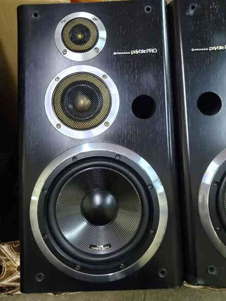 سماعات بيونير ياباني أصلي صناعة خاصة لليابان.. سماعات من أندر النوادر  موديل  Sx. 740 برو حجم ٩ انج جدد لوك نضافة 99% نقاوة صوت تختلف عن كل السماعات كوالتي فول فول  جدد لوك السعر مراسلة الصفحة أو اتصال خط أو  *********** واتساب .يوجد  توصيل
