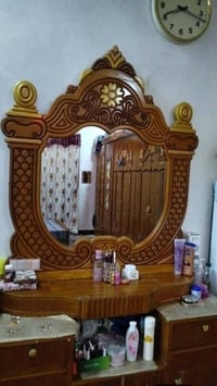 غرفة • للبيع • غرفه اخشاب