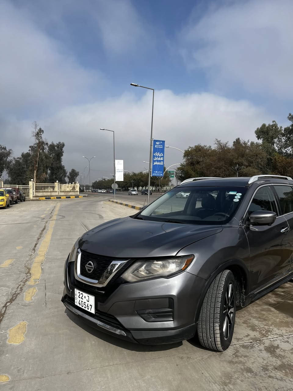 🚘 للبيع: Nissan Rogue 2017 SL (فول مواصفات) ✅ | بانوراما 🌤 | وارد أمريكي 🇺🇸
📅 الموديل: 2017

⭐️ الفئة: SL (فل)

🇺🇸 الوارد: أمريكي

🛣 الممشى: 54 ألف ميل(على ايد وحدة من الاستيراد لحد هسة)✅✅

💵 السعر: 140 ورقة(مجال بسيط)

🎨 اللون الخارجي: نفطي

🖤 الداخلية: أسود 

🌤 بانوراما: موجودة ✅

🚧 الحادث: جاملغين وبونيد(الصور اذا تحب تشوفها تأمرني راسلني وتدلل)

-⚙️ المحرك والقير

🔧 محرك 2.5L اقتصادي وقوي ومعروف بعد محركات نيسان

⚙️ قير CVT 

-🛋 داخل اسود ونظافة 100‎%‎

🧵 مقاعد جلد أنيقة

💺 مقعد السائق كهرباء + 2ذاكرة ✅

🔥 تدفئة ستيرن 

🌬 تبريدها بالصيف يخبل ماشاءالله 🧊

-🖥 الشاشة والأنظمة

📱 شاشة لمس 7 إنچ

🧭 نفيكيشن (خرائط) ✅

🔊 نظام صوت BOSE قوي وواضح 🎶

🎥 كاميرا 360° (Around View) ✅

-🛡 الأمان والمساعدات

👀 Blind Spot تحذير النقطة العمياء

🔄 Rear Cross Traffic تحذير حركة خلفية عند الرجوع

🌟 مميزات إضافية

-✋ فتح شنطة كهرباء بدون إيد (Hands-Free Liftgate)

🛞 جنوط 19 شكل رياضي قليل موجود منه🔥

🌤 سقف بانوراما يضيف فخامة وإضاءة للسيارة

📍 الموقع: حاليا بالموصل- واذا كنت جاد تصلك وين ماتريد بالشمال

📞 للتواصل: ***********

✉️ … والسعر قابل للنقاش بالمعقول 🤝

#Nissan #Rogue #روج #2017 #SL #بانوراما #وارد_امريكي #سيارات_للبيع

