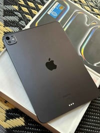 ايباد 11 M4 ذاكره 265  البطاريه 93 عدد دورات الشحن 288 كارتونه ولزكه و...