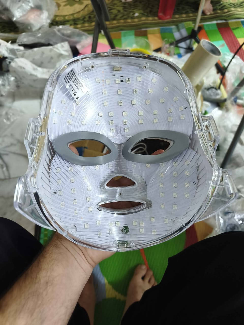 قناع LED للوجه يُستخدم للعلاج بالضوء 
وظيفته: تحسين صحة البشرة .
1.يحفز إنتاج الكولاجين، ويقلل من الخطوط الدقيقة والتجاعيد، ويساعد في مكافحة الشيخوخة.
2.يستهدف البكتيريا المسببة لحب الشباب ويساعد في منع ظهوره
3.يساعد في تحسين لون البشرة، تقليل الالتهاب، وتعزيز الدورة الدموية لتقليل الانتفاخ.
4.يعمل الجهاز على شد الوجه، تفتيح البشرة بشكل آمن، وتحسين مرونتها ونعومتها. حلة, بابل


**إذا كنت صاحب هذا الإعلان وتريد حذفه لأي سبب، رجاءا أرسل رسالة إلى الدعم الفني**