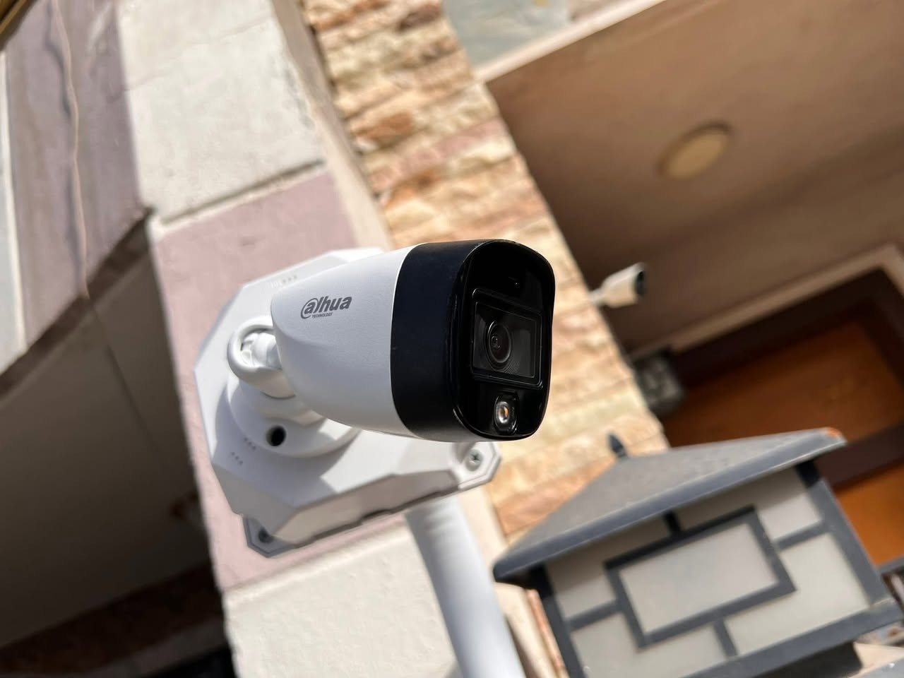 حاير وتدور على سستم كاميرات لبيتك او محلك ⁉️
وفرنالك   سستم نوع دهوا  الاصلي  موصفات حديثه  حتى يلبي احتياجك✅
منظومة نوع دهوا  الاصلي 
دقة 2 ميگا (250) الف فقط 🔥🔥
🔐العرض يشمل التنصيب المجاني
📌المواصفات
◻️4كاميرات دقة 2 ميكا فول كلر
     ( تصوير ليلي نهاري ملون حتى بدون انارة) 
 ◻️مع جهاز XVR دقة 2 ميكا نوع دهوا 4جنل  يشغل كل انواع جوكر💯💯
◻️هارد 500 كيكا بايت  الاصلي 
 ملاحضه المنضومه يجي ◻️مع منضومه  4 وايرات طول 20 متر الاصلي مزدوج 
◻️محولة خاصة للكاميرات والديفيار 
◻️بوكسات عدد 4خاصة بالكاميرات لحماية الفيش من 
     الرطوبة والعبث وتعطي شكل لائق للكاميرات
مع كيبلHD    4k
مع ماوس لاسلكي 
◻️فيش كامله خاصة بالكاميرات
◻️ممكن ربط المنظومة على الانترنت وتراقب وانت باي مكان بالعالم
متوفر كادر عمل مختص 
ونصب حترافي ودقه في العمل 
والعمل في جميع مناطق بغداد  
للستفسار  مراسله صفحه 
او عن طريق الواتساب
***********
#بيع #ونصب #وصيانه #جميع #انوع #كامرات #مراقبه
#دهوا 
#هيكفجن
#اسوار 
#شاهين 
#كامرات #واي #فاي
