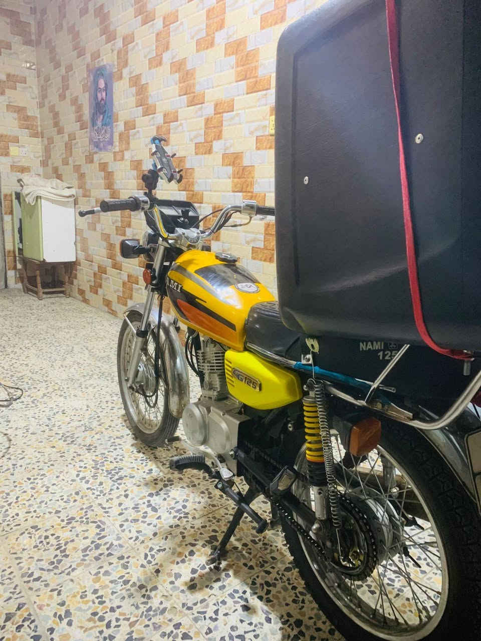 السلام عليكم دراجه نامه شلامجه اصل اصفر دراجه نضيفه مال شغل ما متعوبه ومعتني بيه ومداريه على ايدي
دراجه رقم اربيل رقم وسنويه واوراق وكاله يعني ما يحتاج تتعب  اوديك على راعيه ابو معرض الاخوين بل عشار يسويلك وكاله وتمشي بيه مثل ما انا ماشي بيه طبيعي راجه رايده 1900 وبيه مجال وخادم الكم ***********
