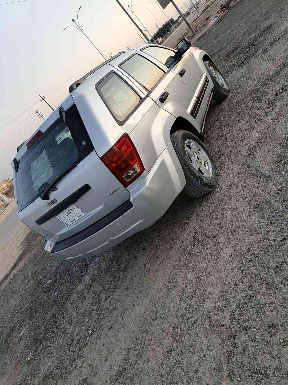 سلام عليكم للبيع جيب لاريدو موديل 2005 رقم بغداد سنويه ل 28 تبريد تدفئه تخم تاير  جديد السياره كلشي بيه شغال محرك شرط جديد كير بي عته بنمره الثانيه بيه صبغ حزام جماليه شرط بدون ضربه ولا خياس غرفه جديده كهربائياته كله شغاله مكاني ناصريه السعر 77 وبيه مجال 
***********
