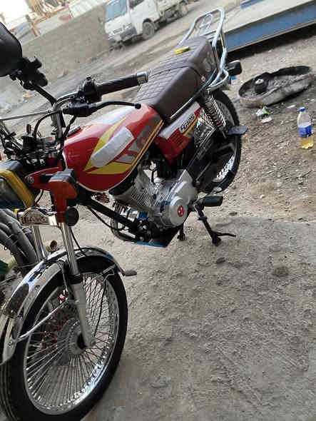 السلام عليكم دراجه تايكر للبيع موديل 24اوراق سكنر يعني مال معرض كهربائيات كلهة شغاله مكينه مفتوحه مبدل بيهة كور دراجه خير من الله نقص بس ديشبول تايرات جدد كلجات جدد عنوان بغداد حي نصر رقم ***********سعر خاص خاص
