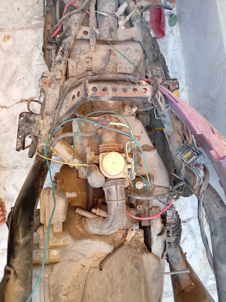 السلام عليكم دراجه للبيع كوم حديد بس تشتغل عوزها غراض وكفراتها موجوده موقع ناصريه مركز تواصل ***********
