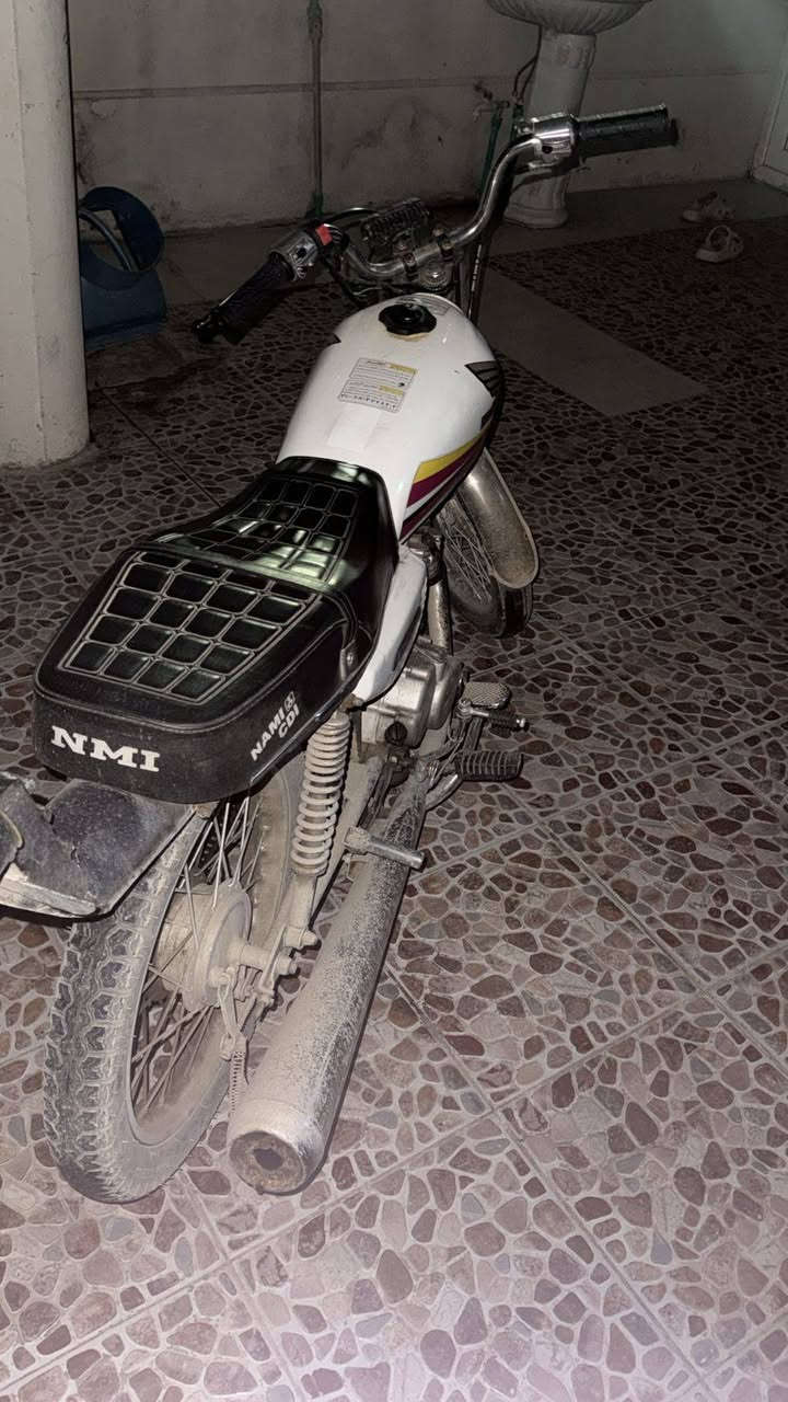 ماطور رياضي كل نقص مابيها بس صوط الجواكيج السعر 250قفل
***********
