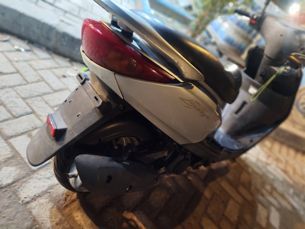 السلام عليكم دراجه بريز ياماها     ياباني   السرعة 140   ياماها اليابان  (السعر 625الف ) الرقم هاتف *********** مثل ما عودناكم عل وجبة جديدة كل يوم قطعة نفس شكل +الون +السرعة مواصفات تفاصيل كل يوم توصلي قطعة نادرة    مال 💫🤎وكالة دراجه ✨المواصفاة    (السعر 625الف   ) قطعة نادرة وحلوة 🌟🌟        💯🔥   دراجه كاملة مواصفاة حلوة نظيفة لحد يكول شبيهة نقص بل كارتون  محرك ستندر   ((مال رمبة كفرات البلادي اصلي ومختم ))  كلة شغال سلف  وهندر تايرات نظيفات دبلات كفرات بلادي اصلي  حلوة      سرعة شلعة فولل مواصفات   سرعتهة حلوة دك مشي خير من الله  لايتات اشاير كيجات شغالات  هندر نكرة مكينة ناعمة هورن جميع كهربائيات شغالة (((سعر 625الف    بيه مجال شي بسيط حك جية  ))) اوراقهة كاملة منفيس مكاتبة الكمرك الكمرك موجود   الشراي يتصل  دراجه كلشي شغال على تايرات على لايتات خير من الله دراجه معدلة حلوة شغالة معدلة سرعة شلعة  النضافة 100/100 /// سرعتهة شلعتهة قوتهة 100/100/  فول مواصفات العنوان بغداد مدينة الصدر  *********** الشراي يتصل مامتواجد عل فيس  موجود وتساب
