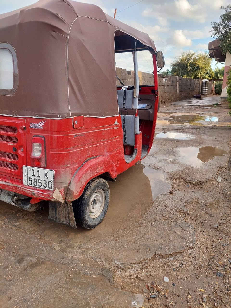 السلام عليكم تكتك لبيع ٢٠١٨ رقم وسنويه التكتك معمره تعمير فول بيهه ضربه بالصفحه راجعه بارد ولاء قطره خياس مكاني الشعب خلف السيطره الشعب السعر ٥٨٠٠ بيهه مجال قليل ***********
