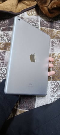 ايباد ٩ • ٦٤ • موصل ايسر