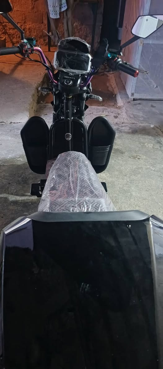 متاح ماطور هيوشه موديل 26 اخر اصدار جديد مامستخدم السعر 850 وبي مجال للستفسار خاص او اتصل عل رقم (***********)
