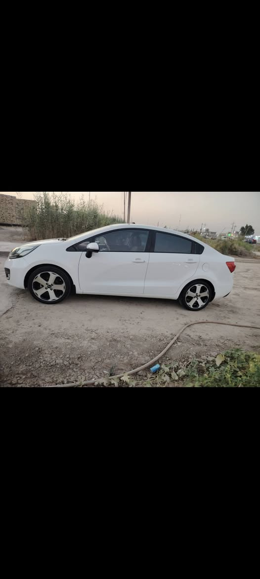 كيا ريو 2013 رقم بغداد بسمي كليزي خليجي مكفوله كفاله محرك 1600 من كلشي مكفول مري كرهبائي لد امامي لدخلفي
*********** /  سعر 98 وبيه مجال
