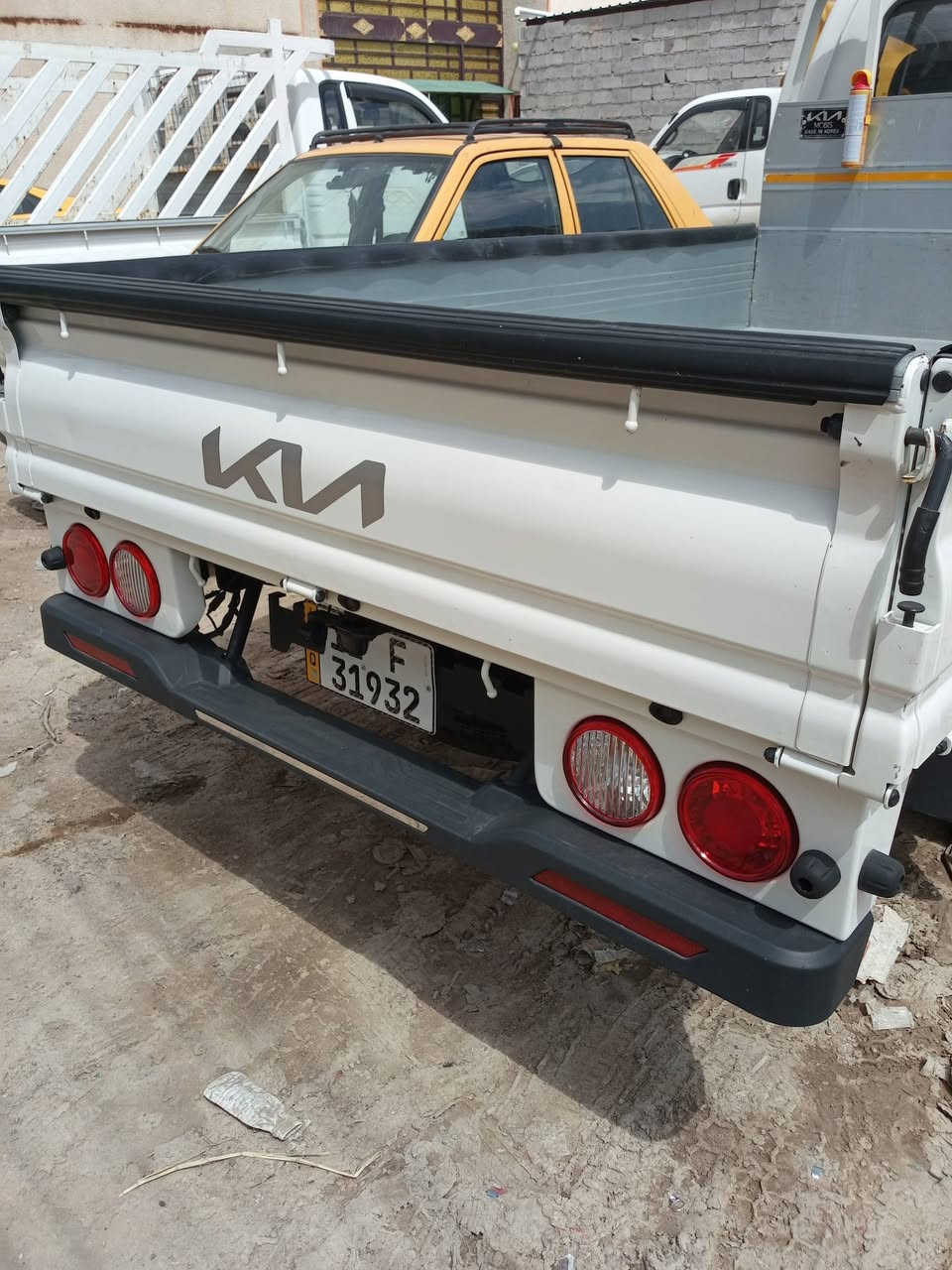 كيا بنكو موديل 24فول سستم دبل ايرباك حساس خلفي ماشية 28الف بحاله الوكاله ***********
