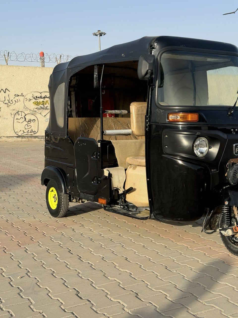 سلام عليكم تكتك سوده مرقم لوحات بالمشروع محرك مكفول تجي وتفحص بيدك بيها ضربه بارد يم بك لايت وباقي مكفول مداور ثاني ابيع فقط جناي بياع شراي لا يجي


**إذا كنت صاحب هذا الإعلان وتريد حذفه لأي سبب، رجاءا أرسل رسالة إلى الدعم الفني**