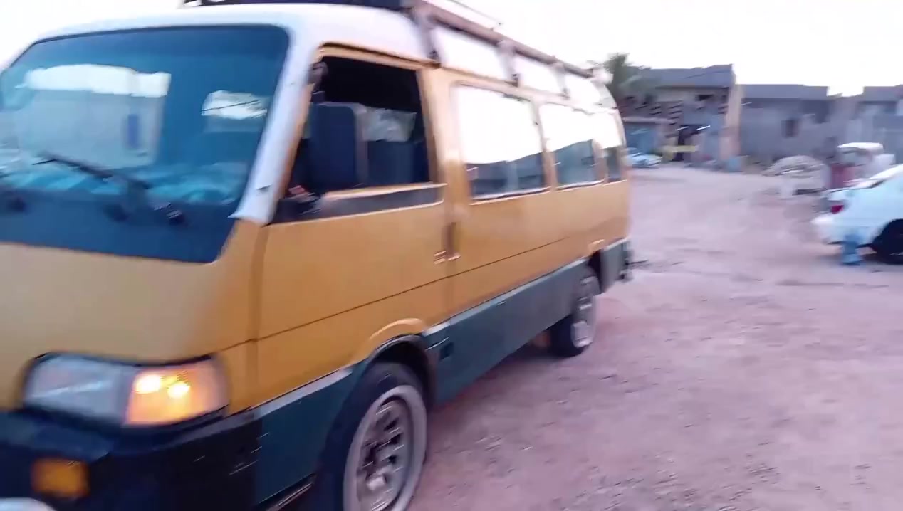 السلام عليكم؛؛؛
كيا أسيا موديل 95 ب أسمي گير ومحرك واكسل كفاله
كهربائيات كله شغال شاشه بالدشبول ويل كب زوج تاير جديد باتري جديد درع أمامي درع خلفي  رقم بغداد أنكليزي داخله نظيفه كشره نظيف السعر 50 وبيه مجال 
العنوان؛؛ فلوجه
***********
***********
