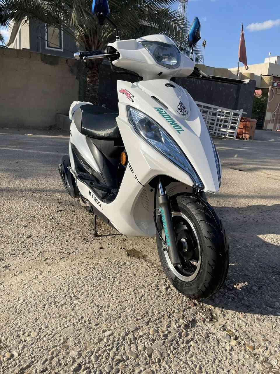 سلام عليكم دراجه كامكو (JR) الدراجه خير من الله نازله من الرمبه صار. شهرين موديل ٢٠ ياباني حجم المحرك ١٢٥ الشراي يتصل *********** عنواني ديالى
