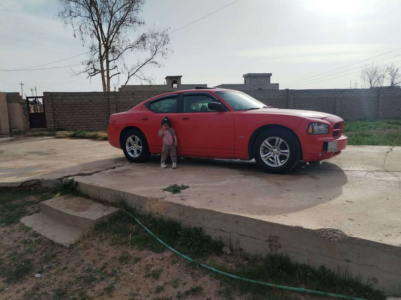 سلام عليكم من رخصة الادمن جارجر ٢٠٠٩ جاهزه مابيه اي نقص السياره نضيفه مامتعوبه فقط بيهه باب خلف السائق أثر شخوط مثل ماموضح بالصوره  الهالات مصلحات ومصبوغات، الباب مصلح أثر شخوط السيارة مشروع وطني باسمنه تحويل وين ماجان ب ١١٥ رقم بصره تحويل ثاني يوم، و رجاءً المايعجبه المنشور خلي يعبره كلشي اكو بالسوك، رقمي تلفوني متواجد ع الفيس والماسنجر و الواتس اب، ***********
