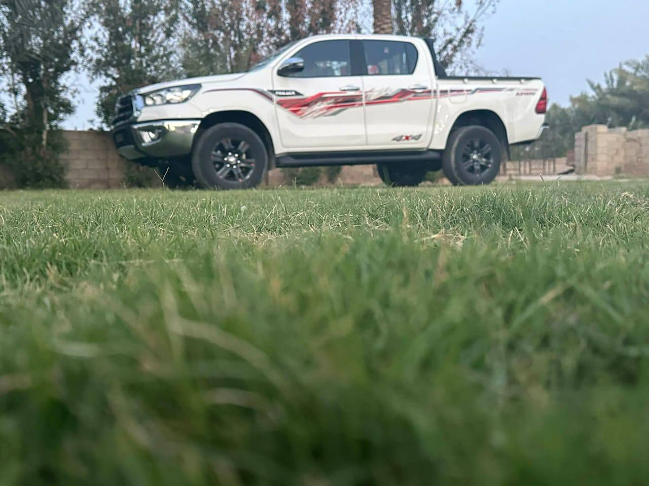 هايلوكس للبيع موديل ٢٣ مواصفات ساز  سياره على وضع شركه سعر عل هاتف ***********
