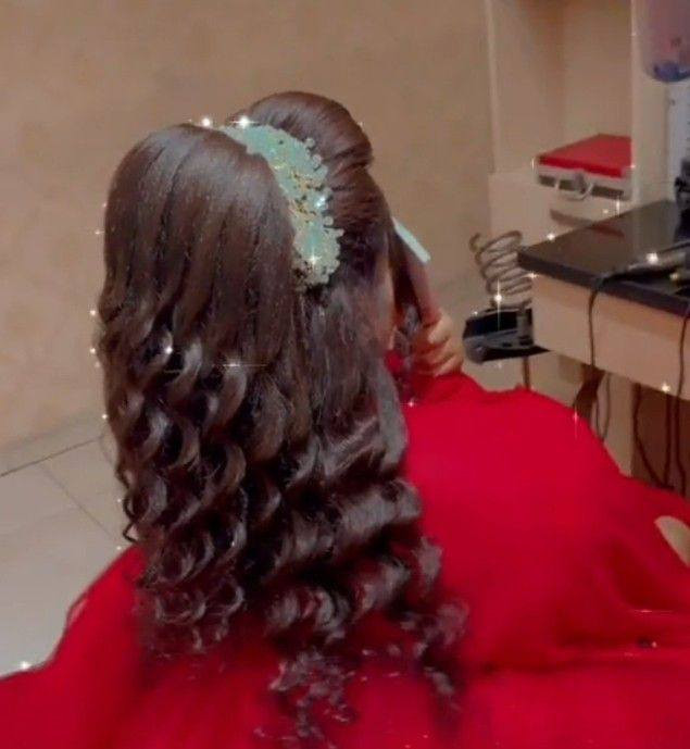 بنات خدمه منزليه عروض عيد الاضحئ
حف وجه كامل بالخيط مع حواجب
 وصبغ الحواجب يدوم 15يوم فقط ب 10

2- حف بالشمع والخيط مع الحواجب فقط ب 10 ألاف 
3 - تنظيف بشره بعمق وازاله الرؤس السوداء ب7

5 - تنظيف قدم بعمق ب 10 

مكياج وتسريحه 30

شيره جسم كامل ب30

صبغ شعر قصير ١٥ شعر طويل ٣٠ 

ميش الشعر 20 الف اذا قصير واذا طويل 50 الف

عقد 75 الف مكياج تسريحه رموش عدسات  حفافه وجه

عروس مكياج تسريحه رموش عدسات بودرة جسم حفافه شيره جسم كامل كل ه̷̷َـَْـُذآ ب150الف بس

ملاحظه عدد اطلع وحده اثنين يجوني للصالون ❤‍🩹

***********واتساب
