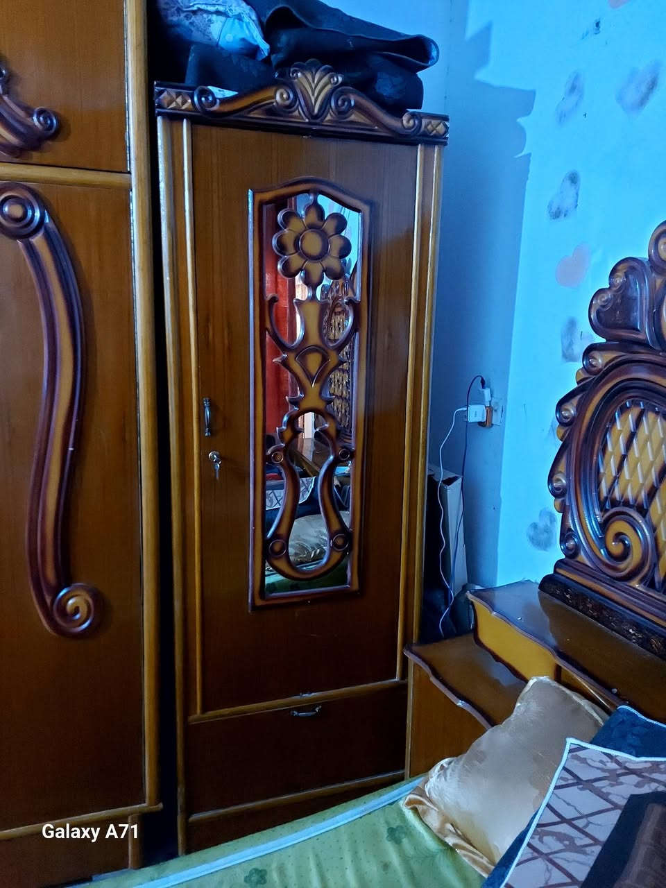 غرفةتزكام 6قطع للبيع كنتور ملحق ابو ستة وميز تواليت وزاوية وجرباية ام تاج سعرها 900 الف مكان النهروان شارع الشمري هذا رقمي واتساب ***********
