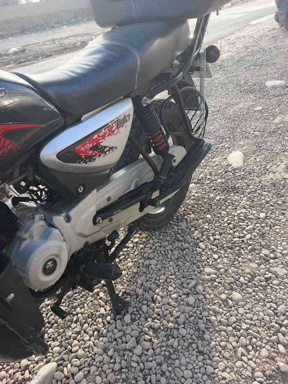 سلام عليكم بوكسر موديل 2023
مرقم بغداد ثاني يوم تحويل  *********** كلشي شغال بيه محرك بدايه دخان متصرف الستيك والف ودخان اطلع رايده مليونين وميه مكان بغداد
