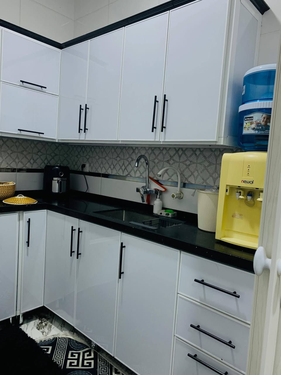 عنوان تكريت شارع جميل قرب قاعه نشوع ه*********** علي
