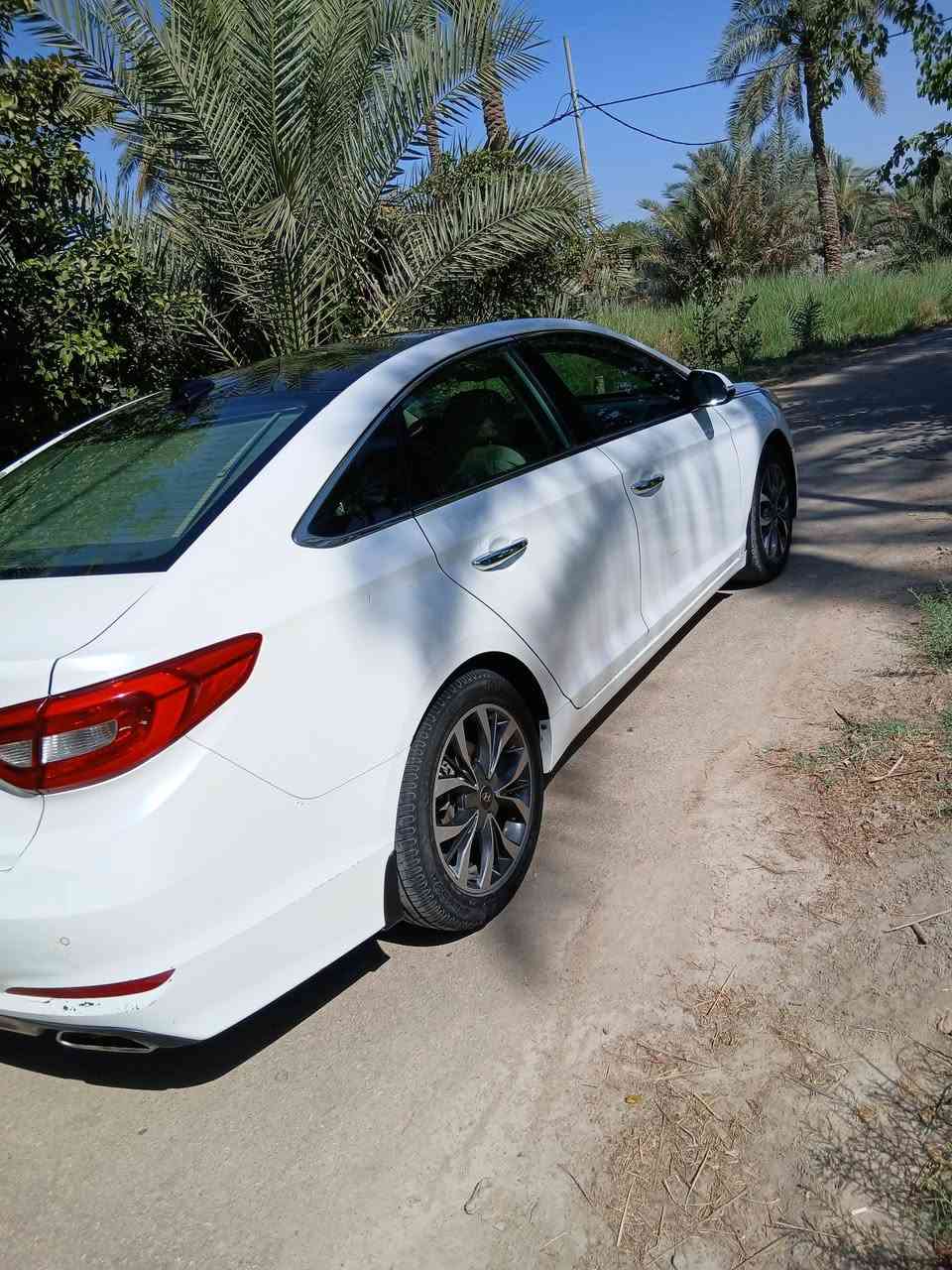 سوناتا 2016 خليجي s  1 على 1 اعلى فئة
فول مواصفات
بنورما 
بصمة
ترحيب عند الاقتراب 
سايد بريك كهربائي 
 مري شفط 
تحكم ستيرن 
بردة كهربائية خلفية 
جنطة ذكية 
برد بلادي 

( الضرر ) البنيد مرخة فقط + جاملغ الايسر الامامي بارد فقط 

السعر140 وبيها مجال 

الاستفسار ***********
