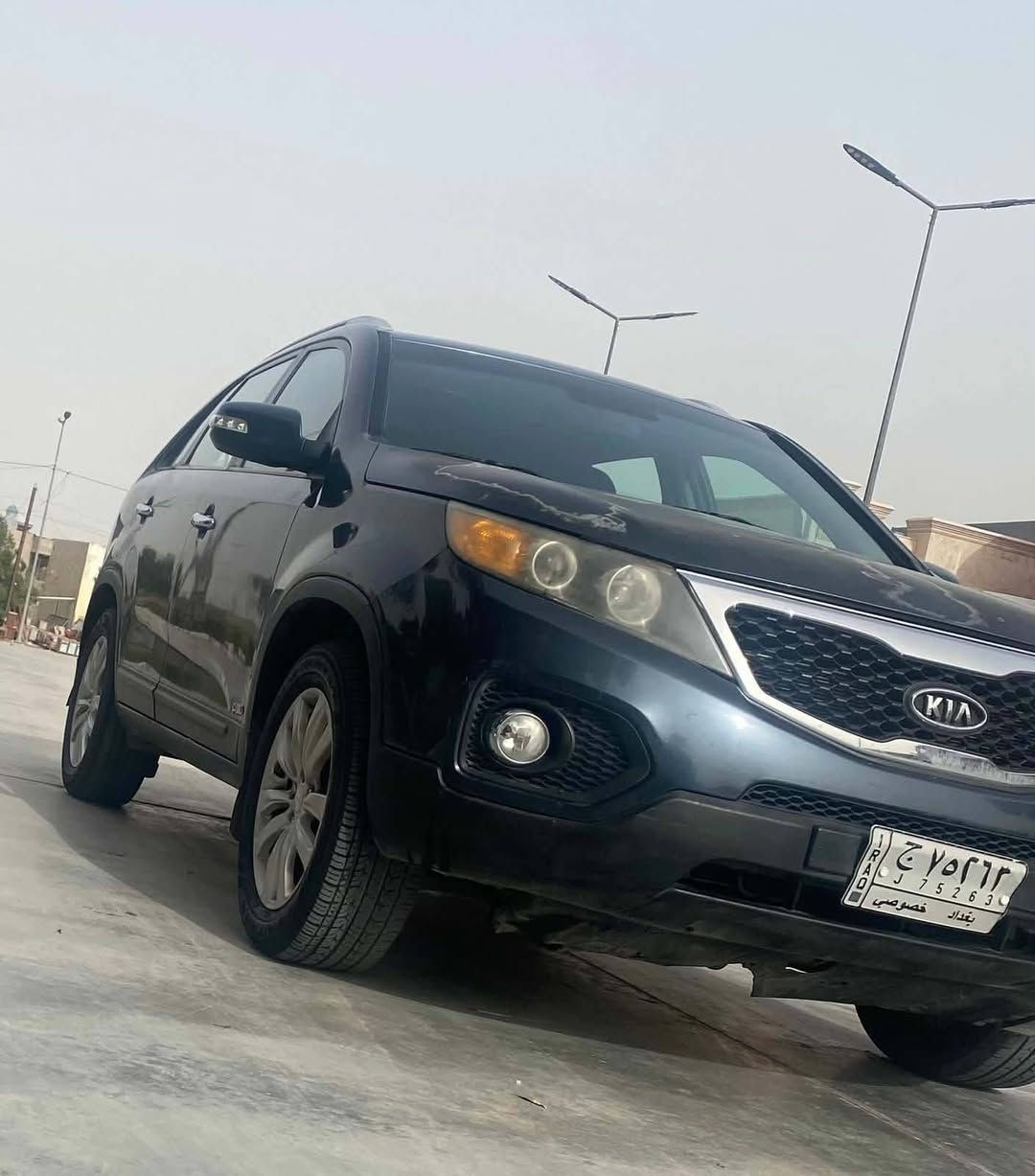 السلام عليكم 
سورنتو 2011 وارد امريكي محرك 3500 (6) سلندر 
فول عده الفتحه 
7 راكب 
3 قطع تبريد 
بصمه تشغيل 
بصمه ابواب 
ماشية 138 
الحادث موضح بالتقرير 
السعر 115 وبيها مجال
العنوان بغداد حي الاعلام 
***********
