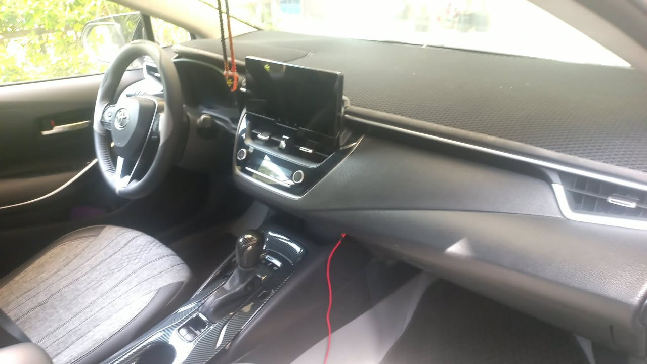 TOYOTA COROLLA HYBRID 2024 💎
تويوتا كورولا هايبرد موديل 2024 (علامة سوداء) للبيع
• العداد: ماشية 35 ألف كم فقط.
• المحرك: 1800cc (منظومة هايبرد بحالة ممتازة).
• الرقم: بغداد (بإسمي والتحويل مباشر).
• المكان: بغداد - الزعفرانية.
🔹 المواصفات والإضافات:
• الكفالة: مكفولة كفالة عامة (كير، محرك، شاصي، ومنظومة الهايبرد).
• التايرات: تخم تاير جديد بحالة الزيرو.
• التغليف والحماية: مدومشة أرضية وكشنات بالكامل + مغلفة فابولن للدعامات والصندوق.
• السيستم: مضاف لها سيستم باتمان.
• الوضعية: السيارة بدون أي نقص وجاهزة تماماً.
💰 السعر:
140 ورقة ($14,000) وبيه مجال بسيط للشراي 
 بعد المعاينة.
📞 للاستفسار والاتصال المباشر (أبو علي):
***********
