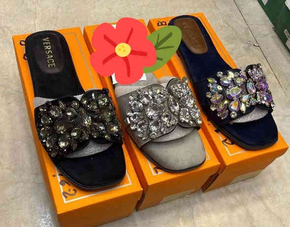 يسعد مسائكم بالخير زبائنا الكرام 💃💃💃
كل ماهو جديد ومميز تجدونه لدى احذيه وحقائب علاء 
انواع الشحاطات فلات موديلات جديدة وطبيه 
الألوان والاشكال في الصور 🌹🌹🌹
للحجز مراسله البيج او واتساب ***********
توجد خدمه توصيل داخل القضاء وجميع محافظات العراق
