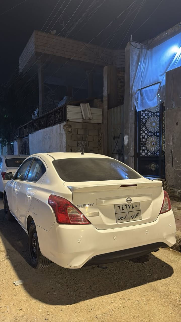 نيسان سني هندي ابليته زركه 21
سياره جاهزه مكينه كير حداديه تخم تاير  بيهه شخط بابين جهة السايق ومدكر امامي مبدل 
تريد وكاله تريد تحويل 
السعر 93وبيها مجال حك الجيه
***********
